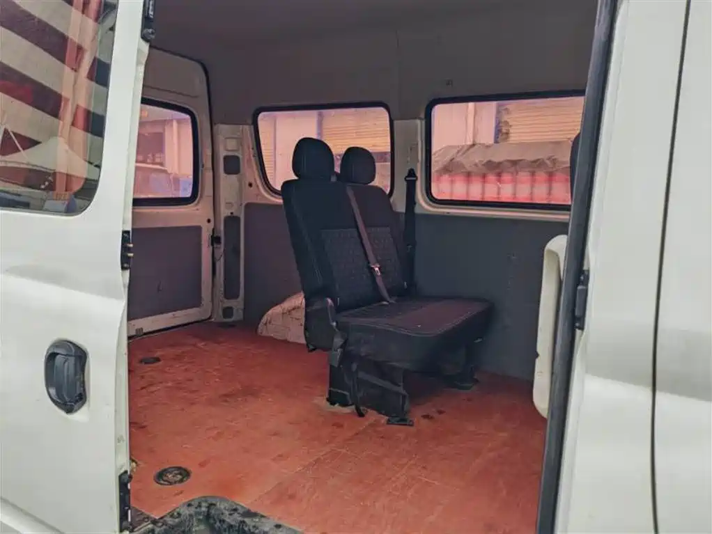 SAIC Maxus Xintu V80 2019 Model 2.5T Classic 6-speed manual Aoyuntong short wheelbase ultra-low roof 5/6-seater фото 3