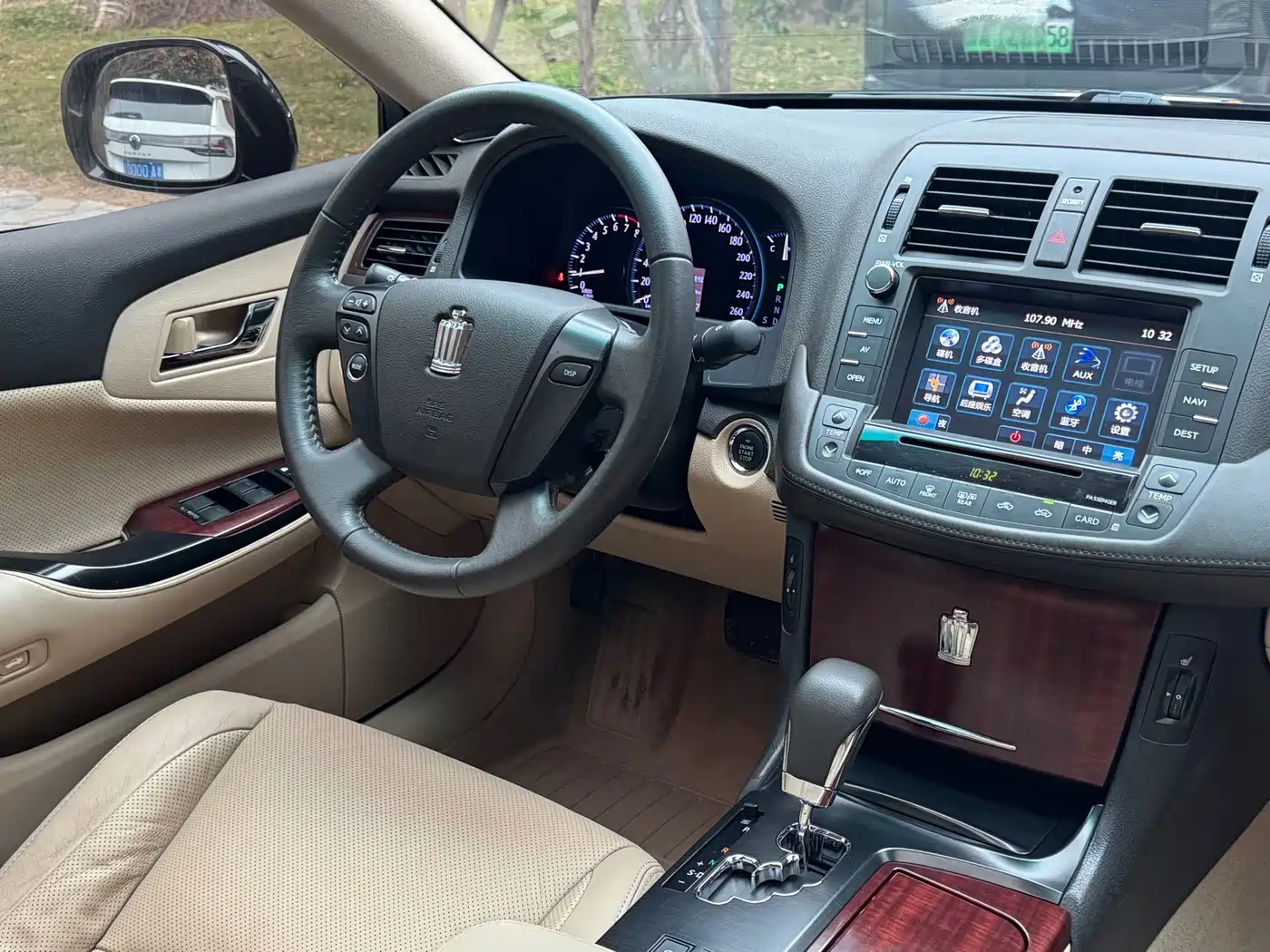 Toyota Crown 2010 2.5L Royal Leather Sunroof Navigation фото 17