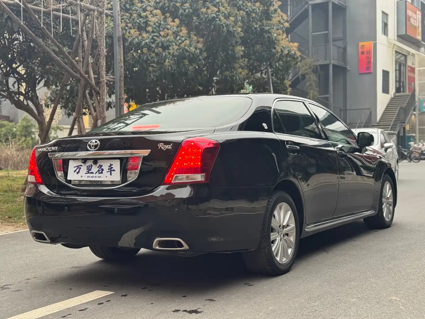 Toyota Crown 2010 2.5L Royal Leather Sunroof Navigation фото 28