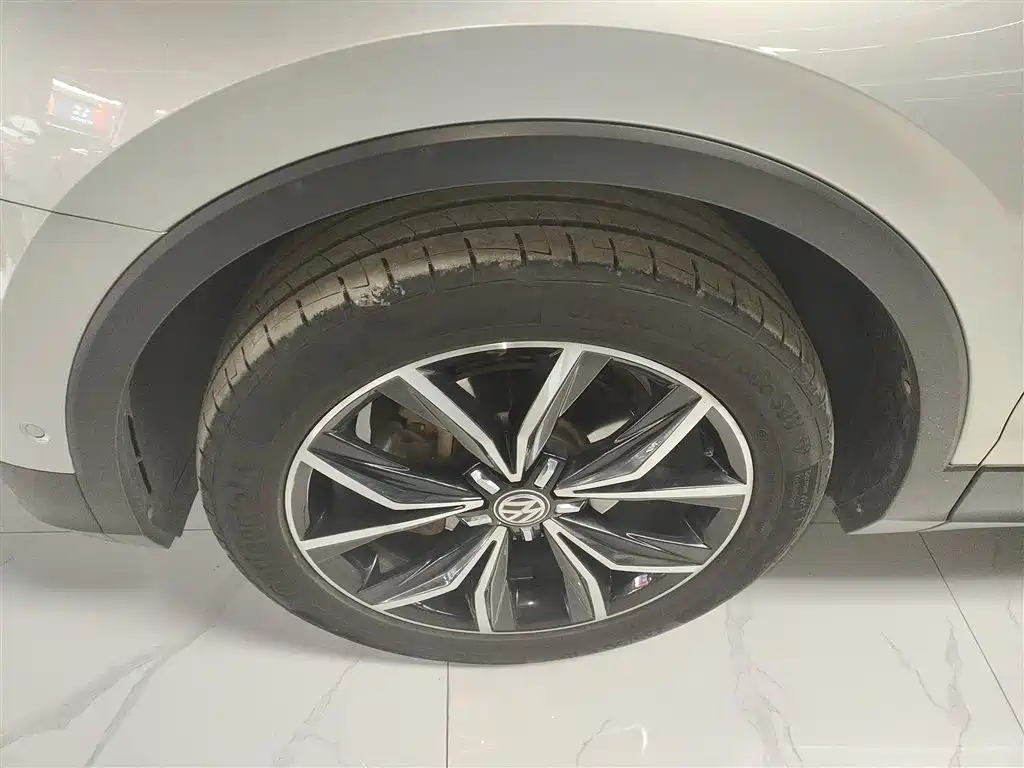 Volkswagen Tiguan L 2019 Facelift 330TSI Auto 2WD Smart Luxury China VI фото 23