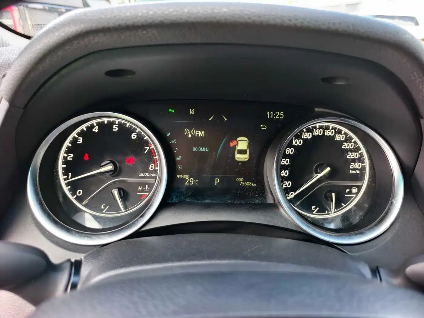 Фото 6 - Toyota Camry