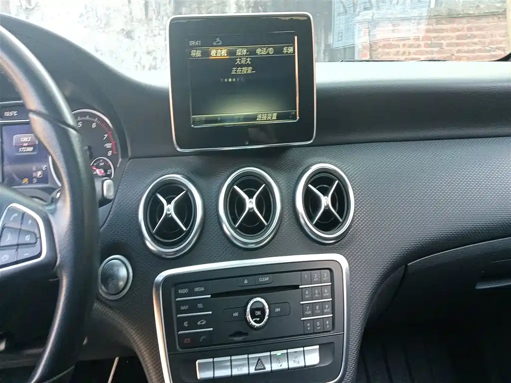 Mercedes-Benz A-Class (Import) 2017 Facelift A 200 Dynamic фото 9
