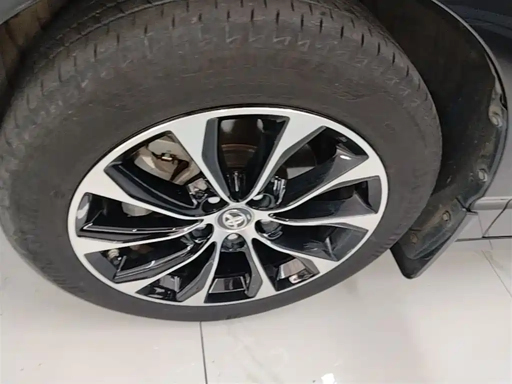 Toyota Avalon 2022 2.5L Progressive Edition фото 23