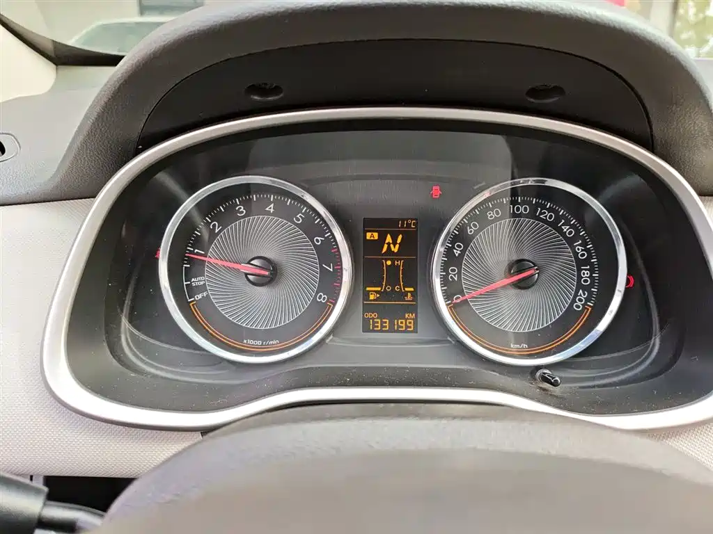 Chevrolet Sail 2015 Sail 3 1.3L AMT Ideal Edition фото 8