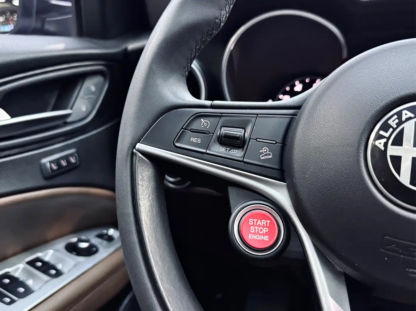 Alfa Romeo Stelvio 2019 2017 2.0T 200HP Luxury Edition