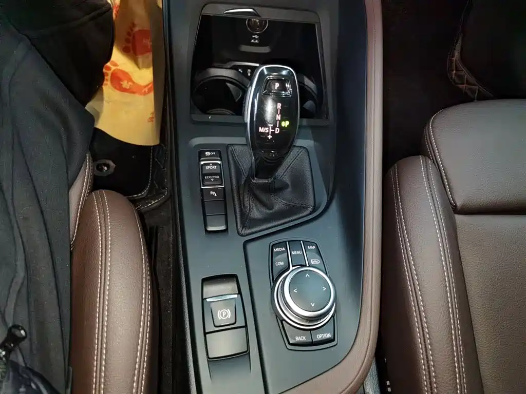 BMW X1 2022 sDrive25Li Leading фото 10