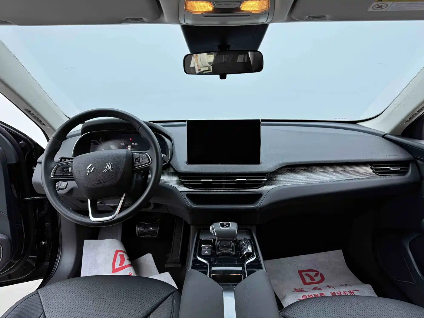 Hongqi E-QM5 2023 Facelift Basic Travel Edition фото 14