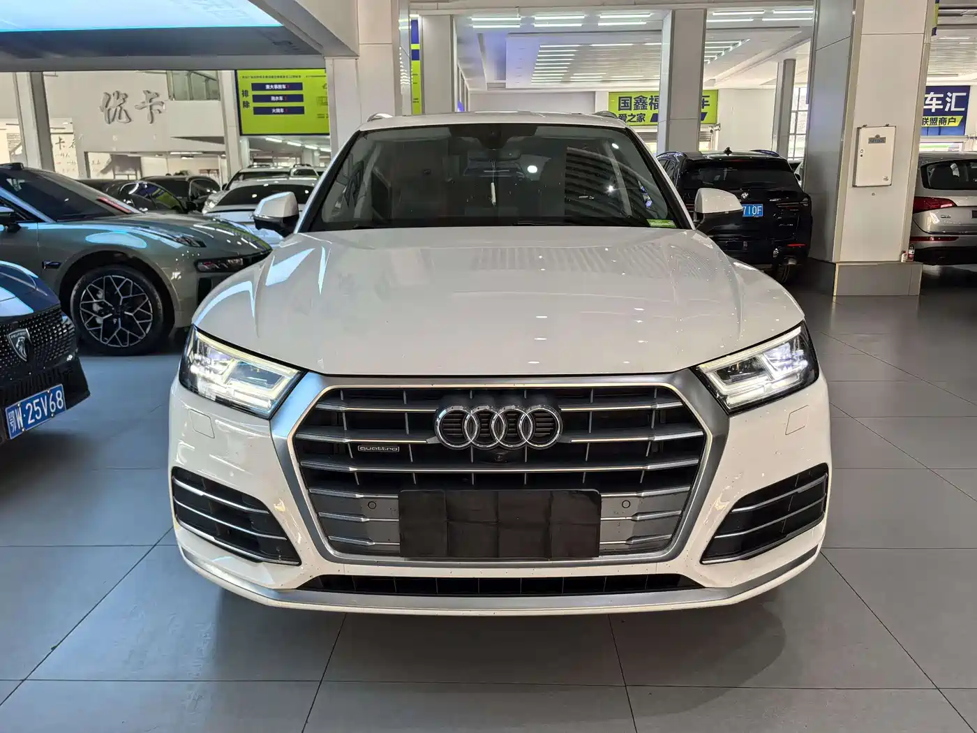 Audi Q5L 2020 Facelift 40 TFSI Honor Fashion фото 2