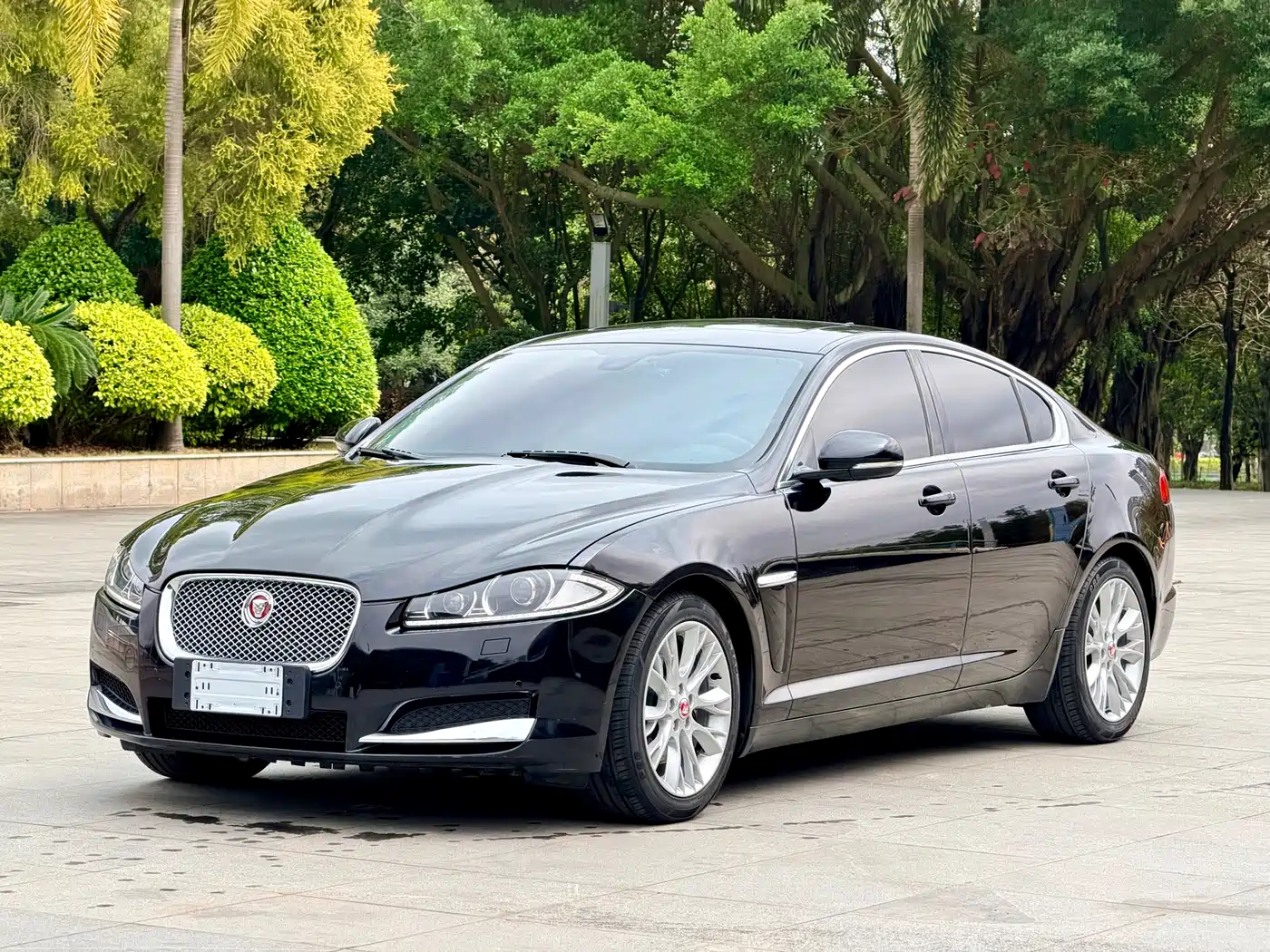 Jaguar XF 2014 2015 XF 2.0T Luxury Edition