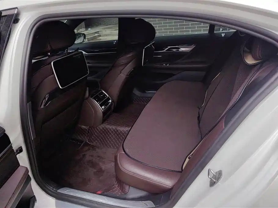 BMW 7 Series 2018 730Li Leading Type M Sport Package фото 11