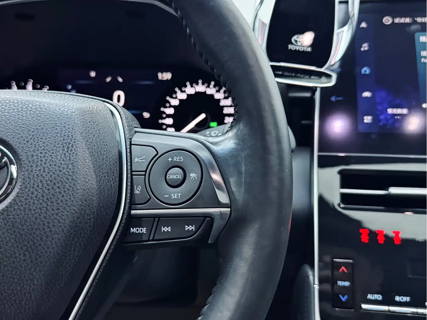 Toyota Avalon 2023 2.0L Luxury Edition фото 21