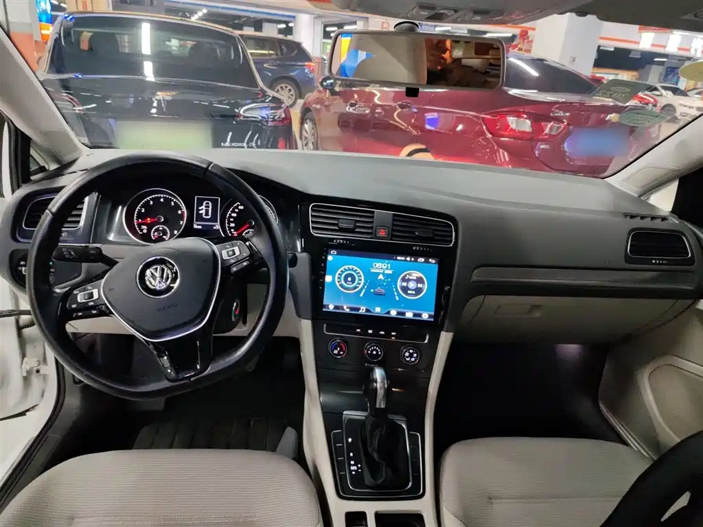 Volkswagen Golf 2018 1.6L Automatic Comfort фото 6