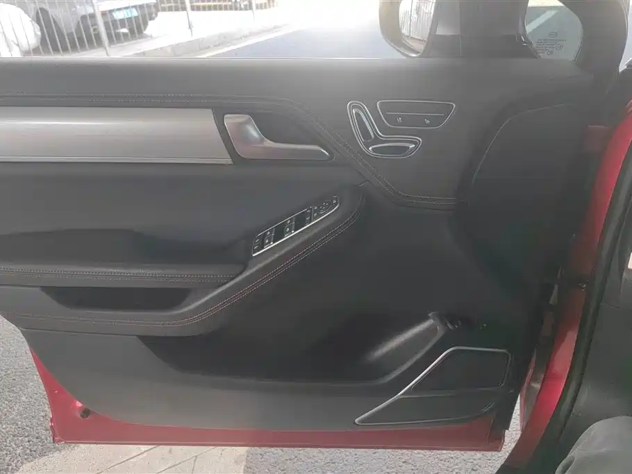 BYD Tang New Energy 2018 DM 2.0T AWD Smart Connection Enjoy Edition 7-Seater China V фото 7