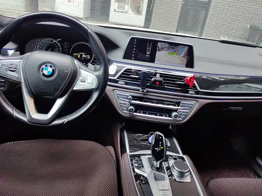 BMW 7 Series 2018 730Li Leading Type M Sport Package фото 12