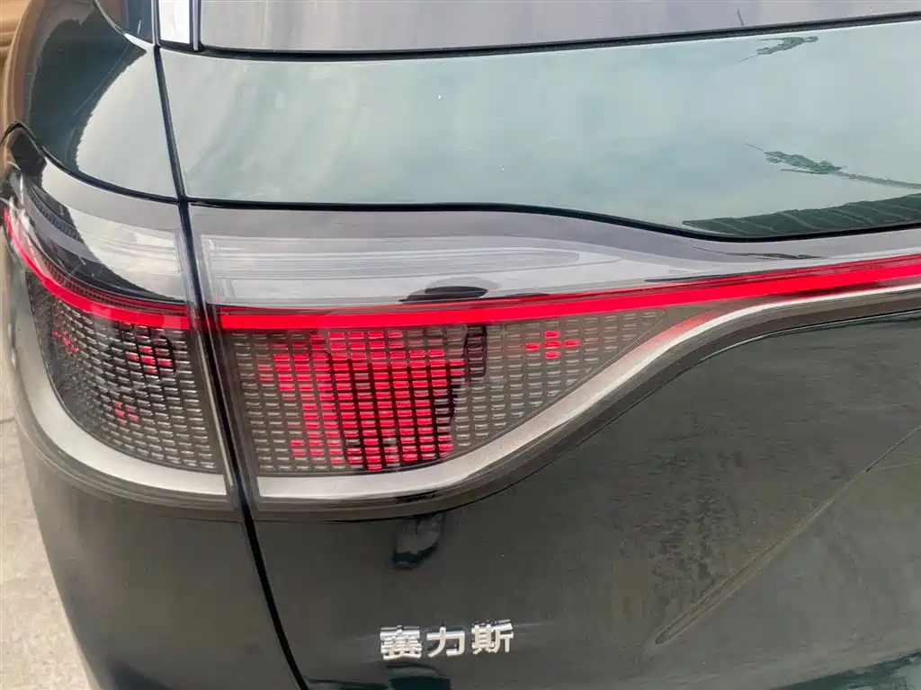AITO Wenjie AITO M9 2025 Extended Range Ultra 52kWh 6-Seater фото 27