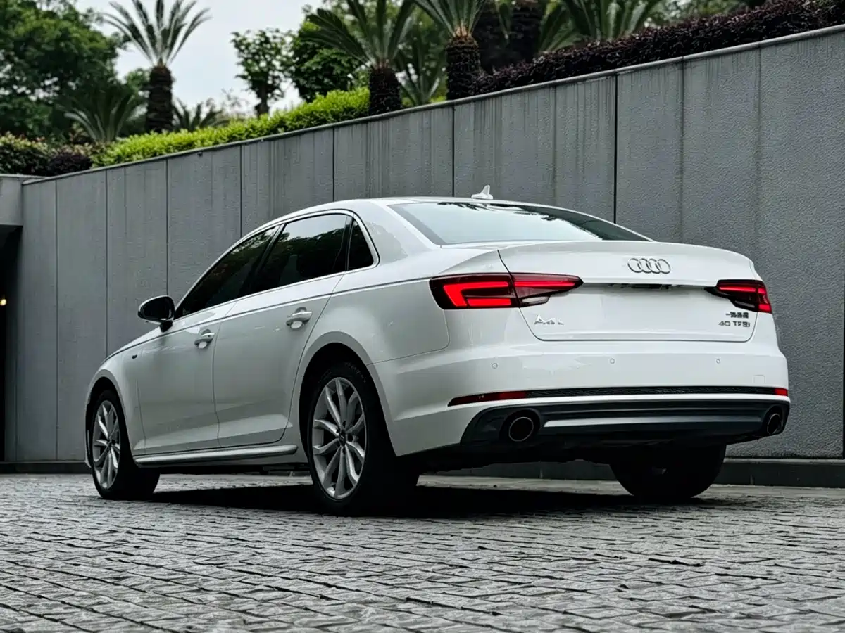 Audi A4L 2018 30th Anniversary 40 TFSI Fashion фото 12