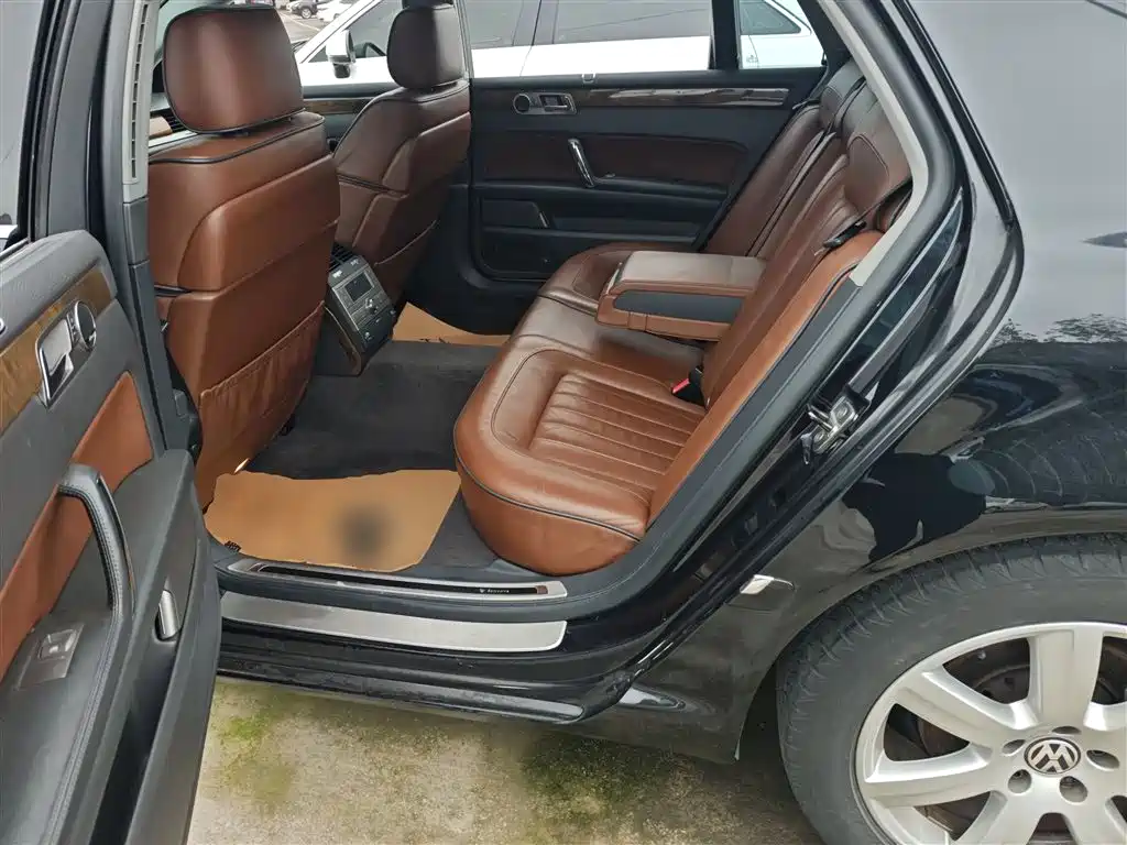 Volkswagen Phaeton 2012 3.0L Elite Custom фото 17