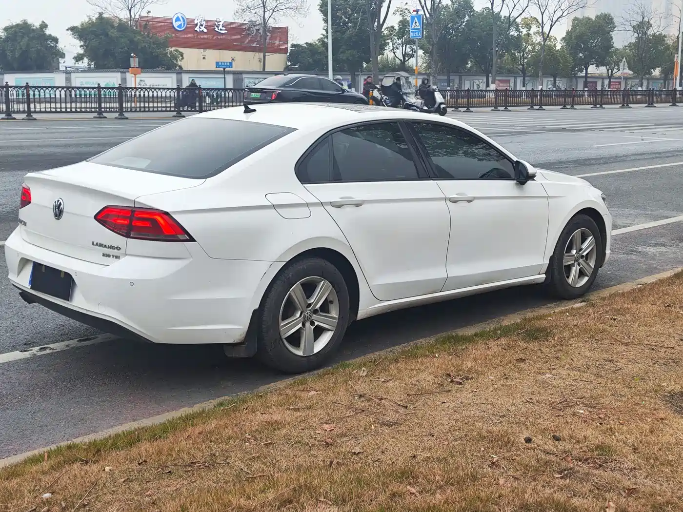 Volkswagen Lamando 2018 230TSI DSG Trend Edition фото 10