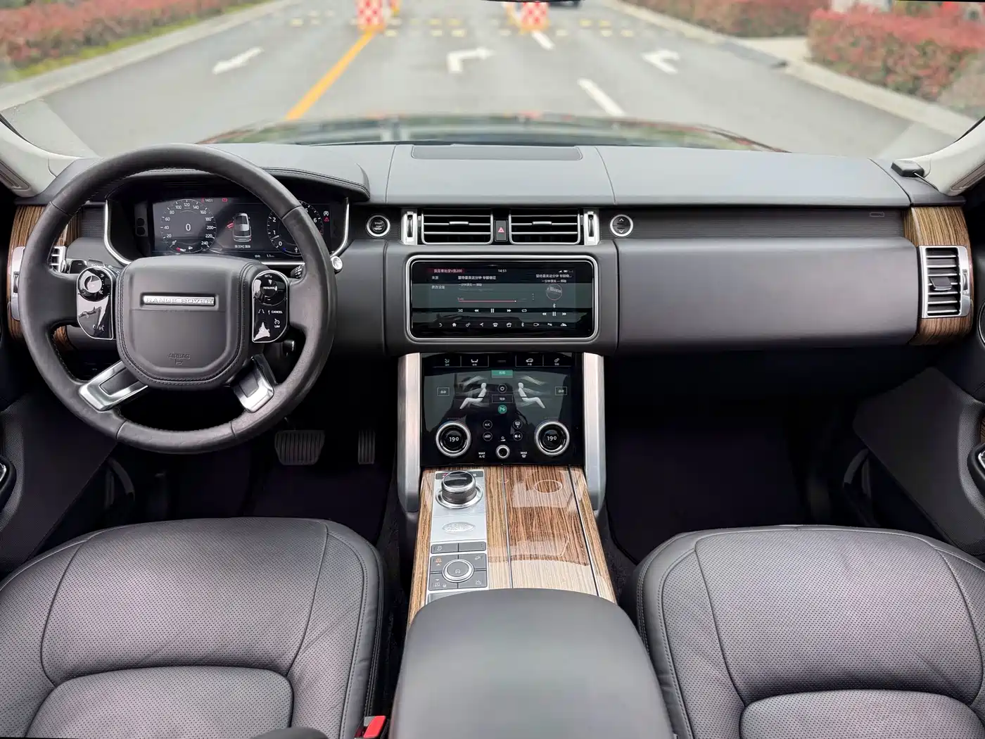 Land Rover Range Rover 2019 3.0 SCV6 Heritage Edition фото 9