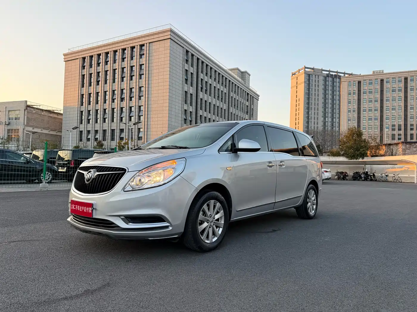Buick GL8 2018 28T Luxury Model China VI фото 2