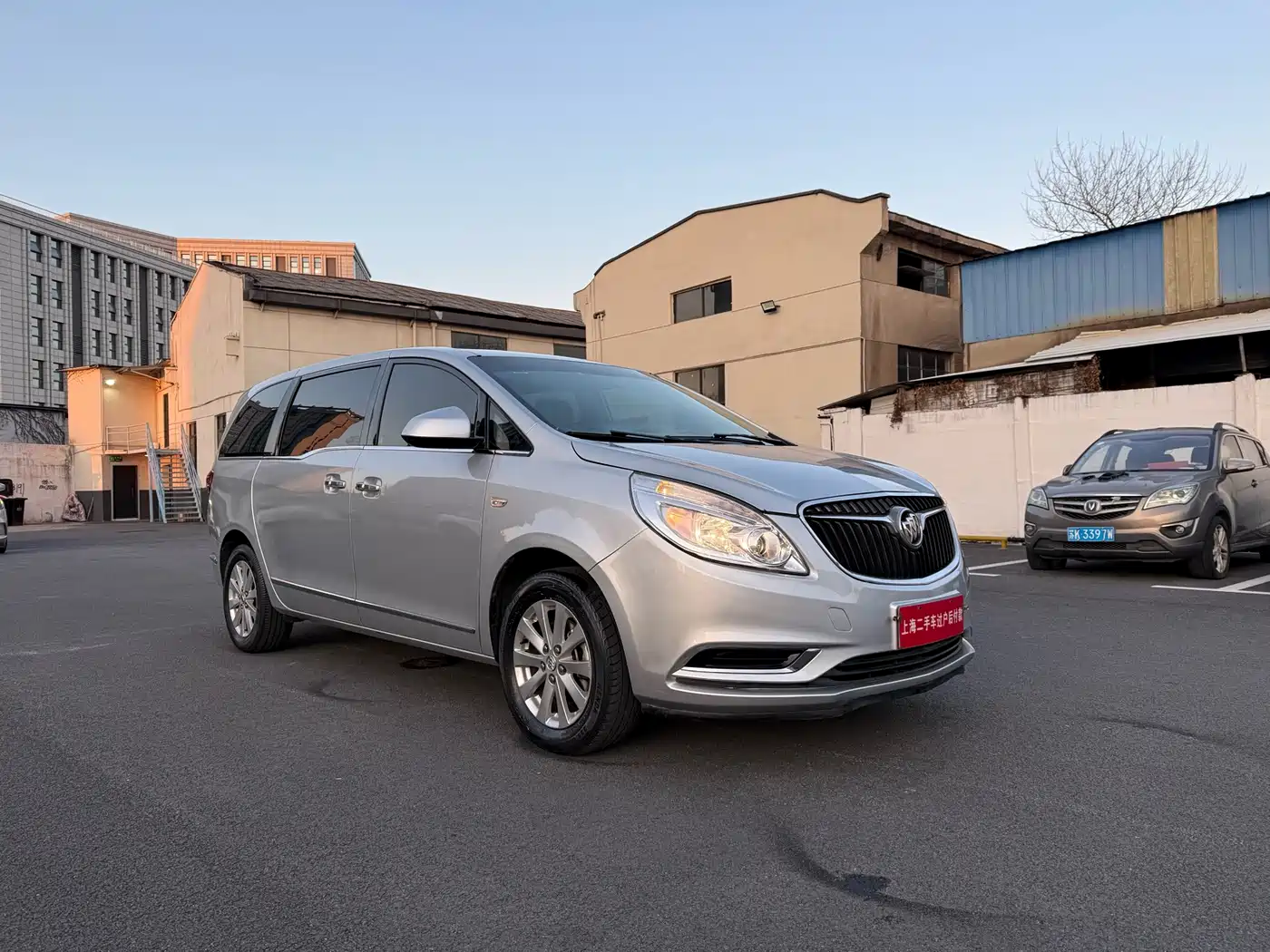 Buick GL8 2018 28T Luxury Model China VI фото 3
