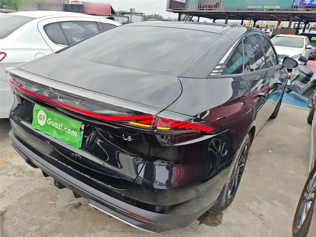 Geely Galaxy Galaxy L6 2024 125km PLUS Soaring Dragon Edition фото 7