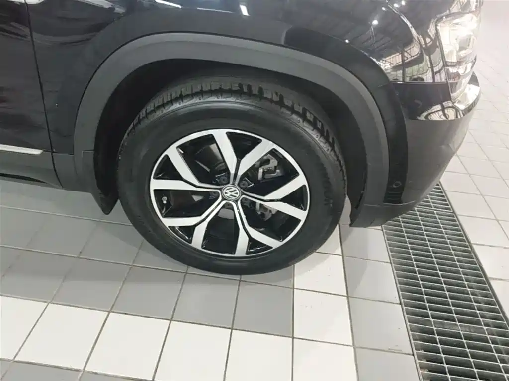 Volkswagen Teramont 2020 380TSI 4WD Luxury Edition China VI фото 14