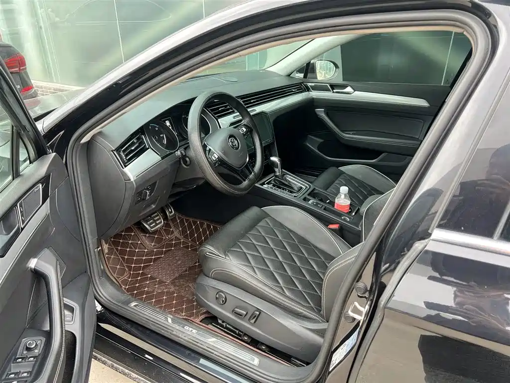 Volkswagen Magotan GTE Plug-in Hybrid 2020 GTE Luxury фото 2