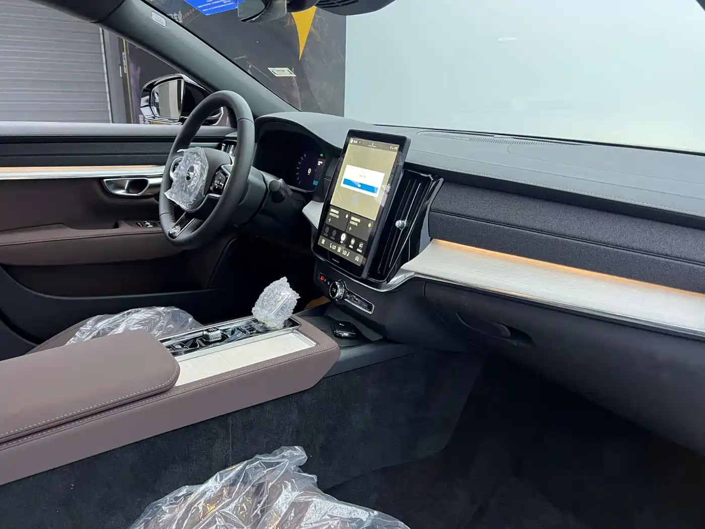 VOLVO S90
