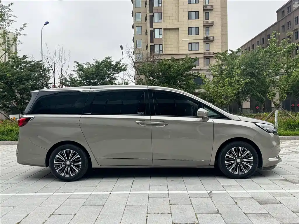 Buick GL8 2022 ES Landmark 653T Flagship фото 2