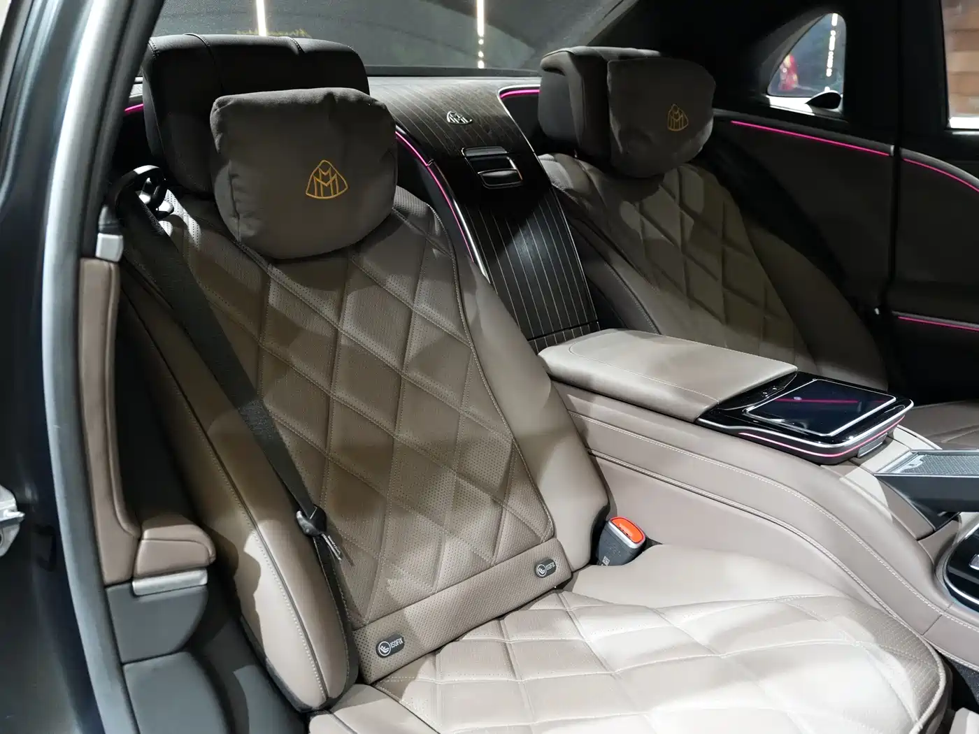 Mercedes-Benz Maybach S-Class 2022 S 680 4MATIC Craftsmanship Limited Launch Edition фото 25