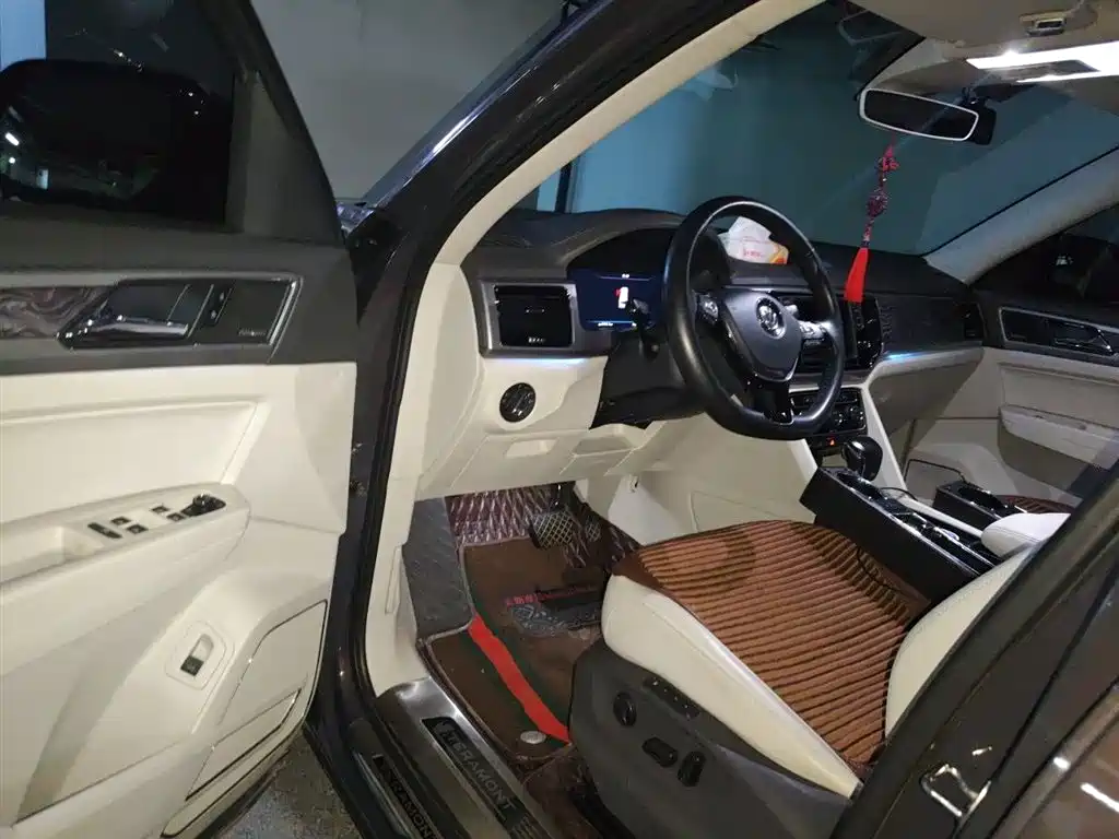 Volkswagen Teramont 2017 530 V6 4WD Flagship Edition фото 14