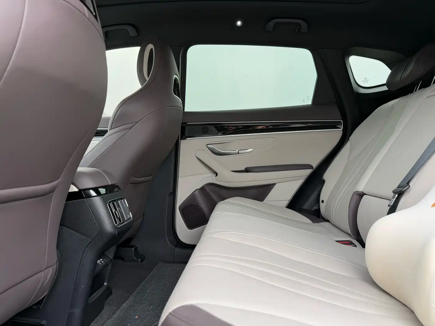 BYD Song PLUS PHEV 2025 DM-i Smart Drive Edition 112KM Noble фото 10