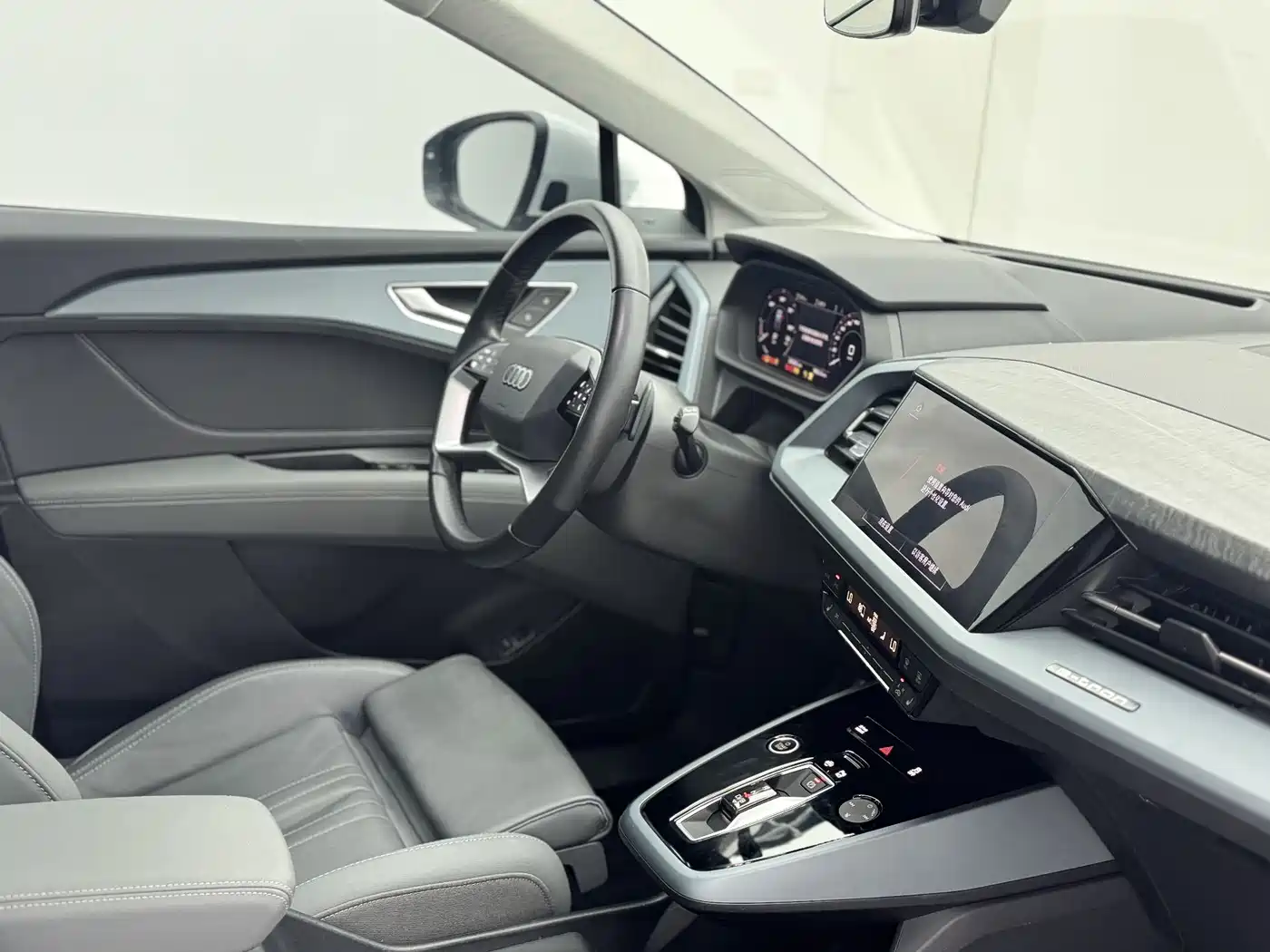Audi Q5 e-tron 2023 40 e-tron Starlight Edition Mecha Package фото 13