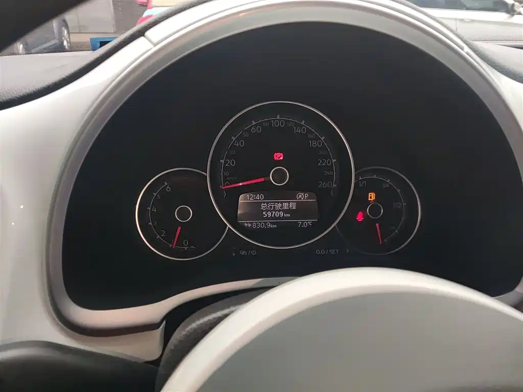 Volkswagen Beetle 2018 180TSI Easy Joy Edition фото 8
