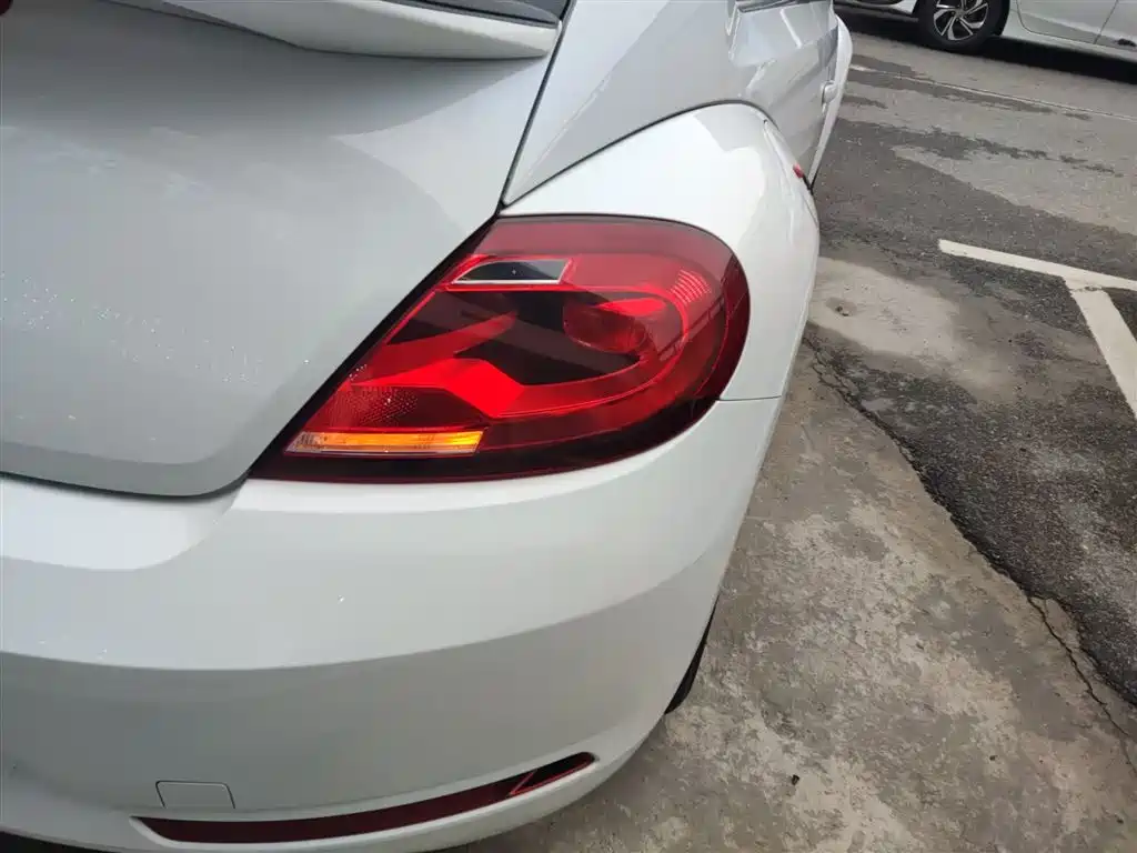 Volkswagen Beetle 2018 180TSI Easy Joy Edition фото 25