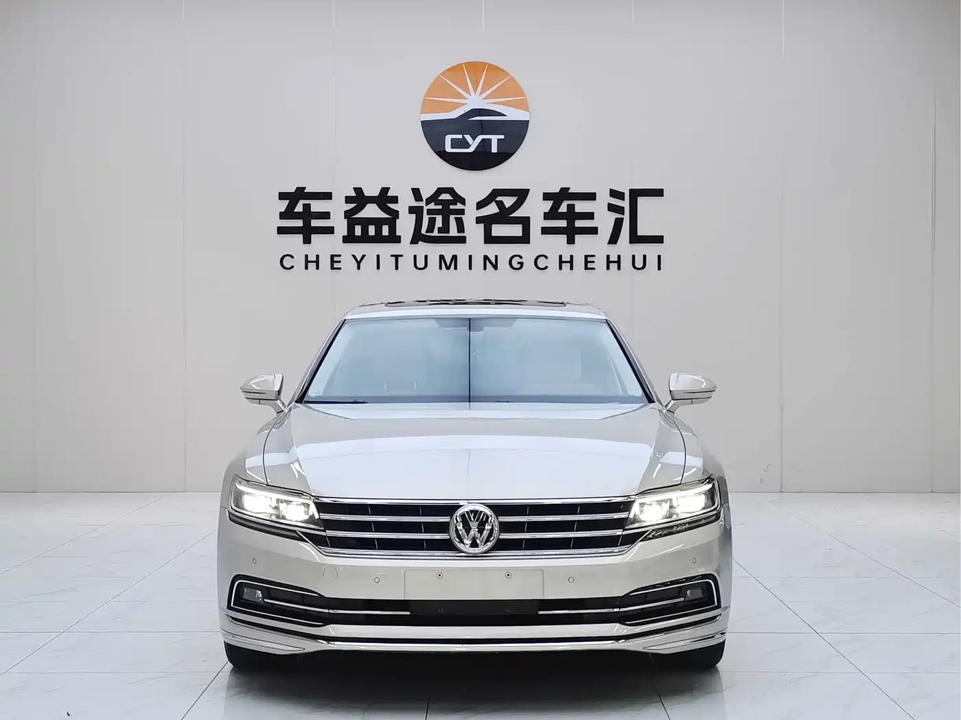 Volkswagen Phideon 2016 380TSI 2WD Executive Edition фото 2