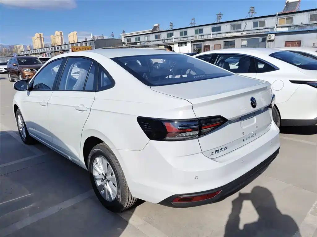 Volkswagen Lavida 2025 New Edge 1.5L Outstanding New Ease фото 23