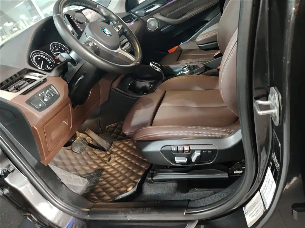 BMW X1 2021 sDrive25Li Leading фото 15