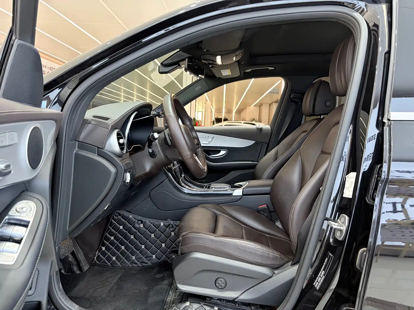 Mercedes-Benz GLC 2022 Model GLC 260 L 4MATIC Dynamic Edition фото 9