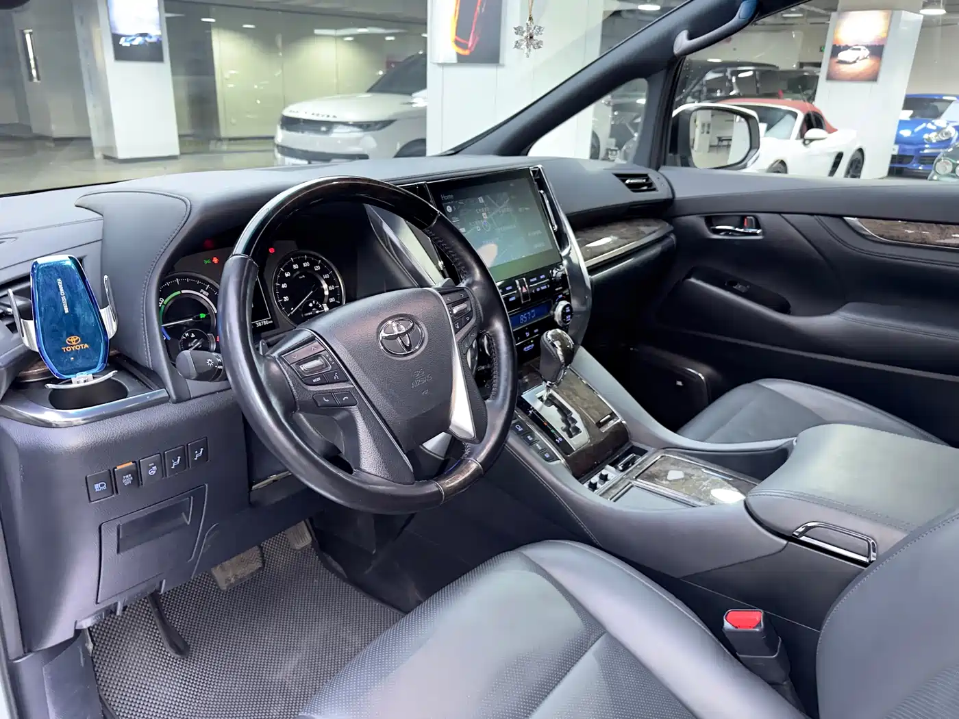 Toyota Alphard 2021 Hybrid 2.5L Premium фото 5
