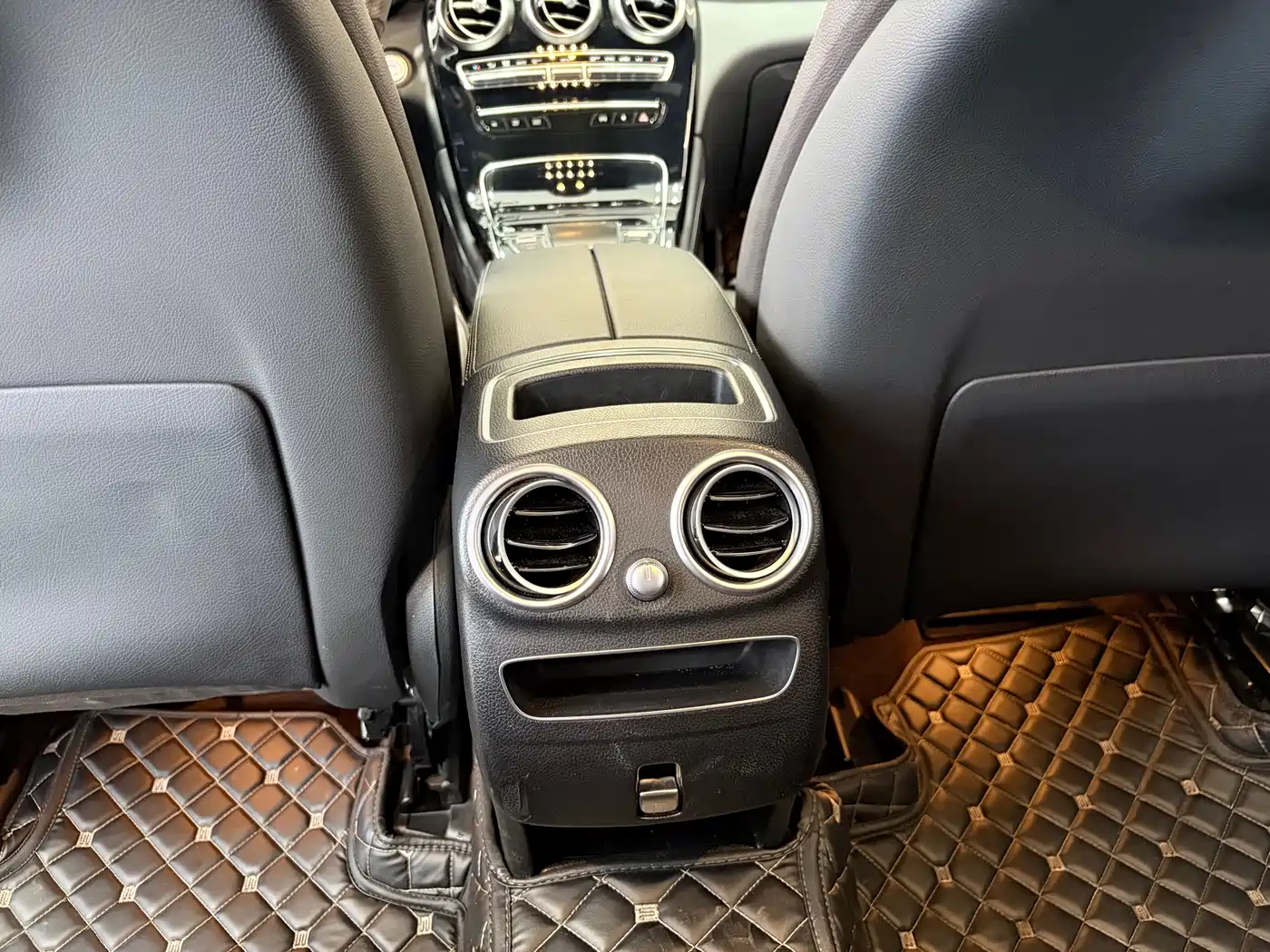 Mercedes-Benz GLC 2022 Model GLC 260 L 4MATIC Dynamic Edition фото 18