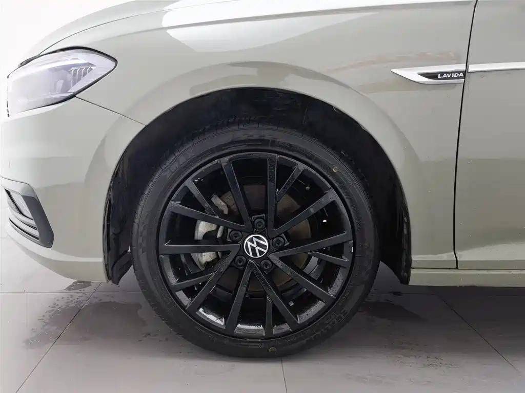 Volkswagen Lavida 2021 280TSI DSG Luxury Edition фото 17