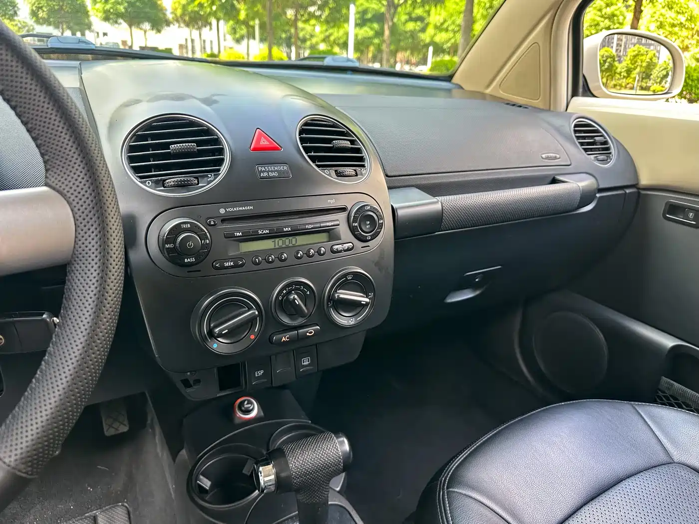 Volkswagen Beetle 2010 Model 1.6 AT фото 13