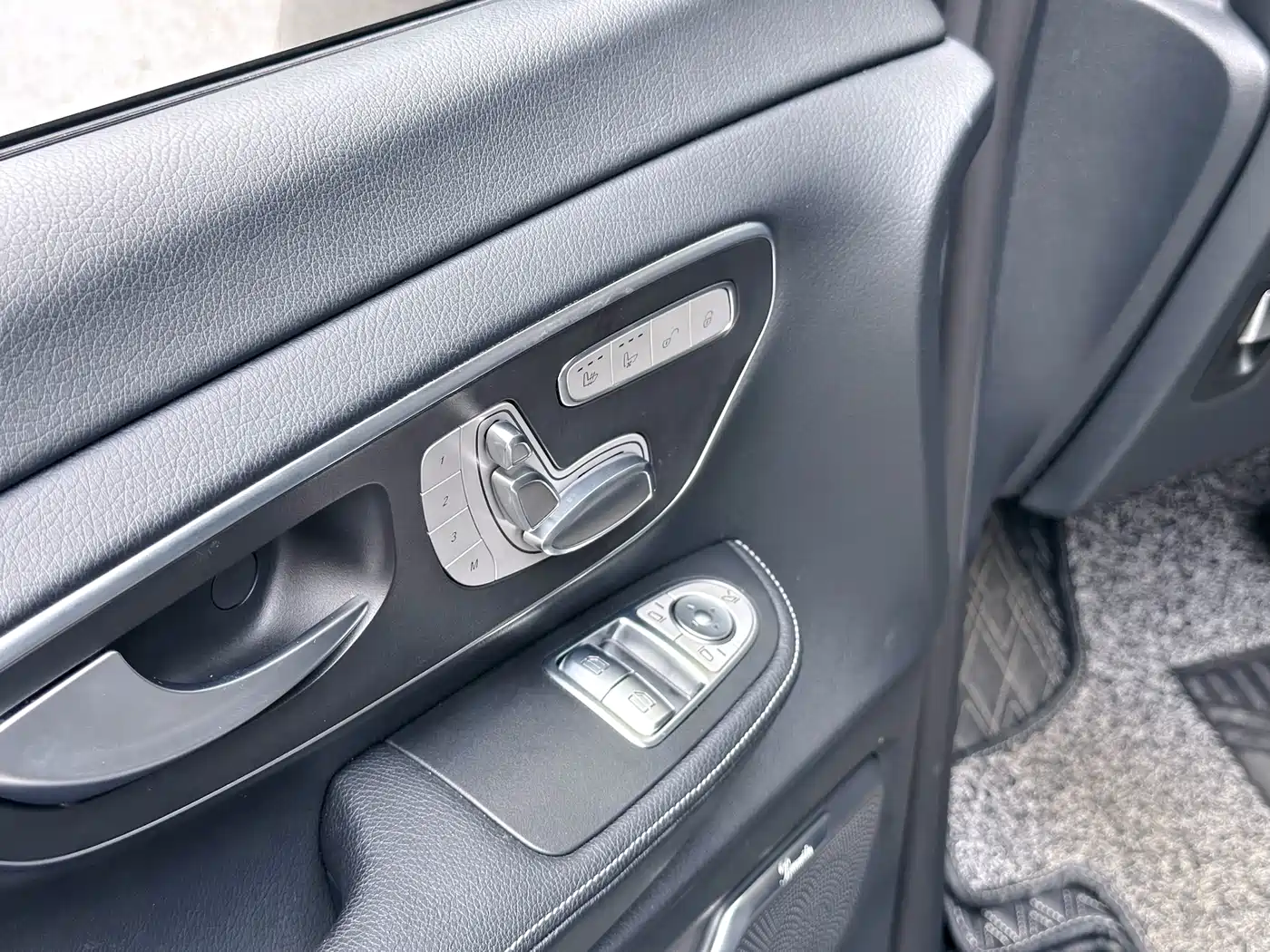 Mercedes-Benz V-Class 2021 V 260 L Long Wheelbase Luxury Edition фото 33
