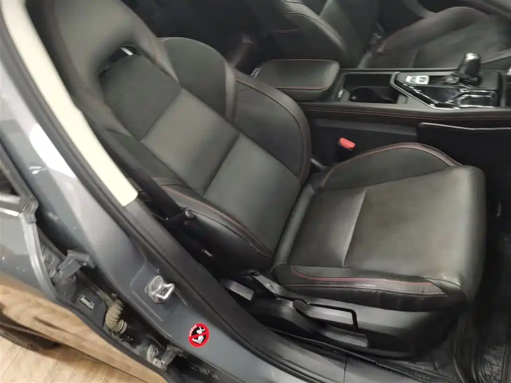 Lynk & Co 02 2018 1.5T DCT 2WD Power Edition China V фото 25