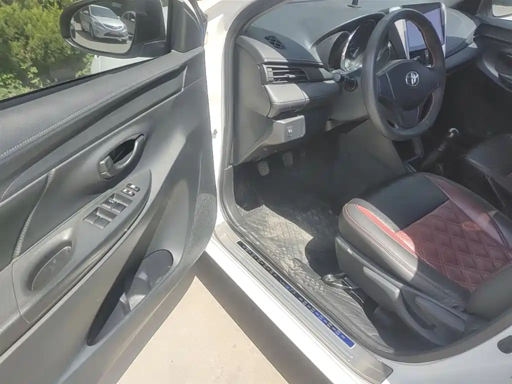 Toyota Vios FS 2017 1.3L Manual Pioneer Edition фото 16