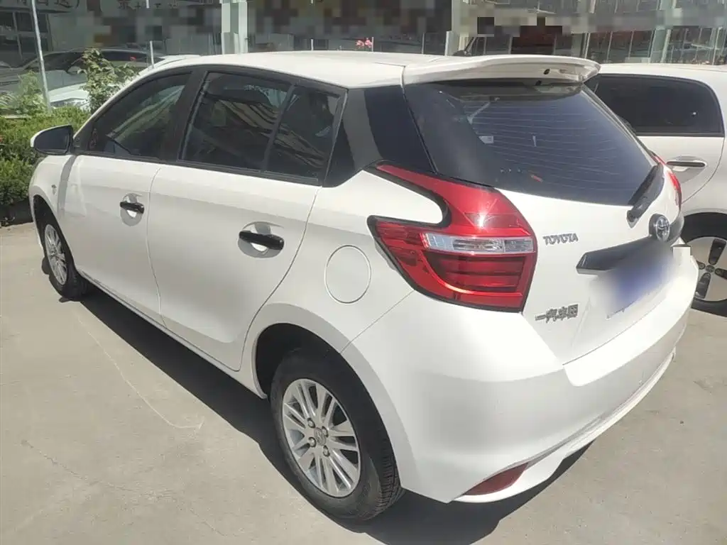Toyota Vios FS 2017 1.3L Manual Pioneer Edition фото 5