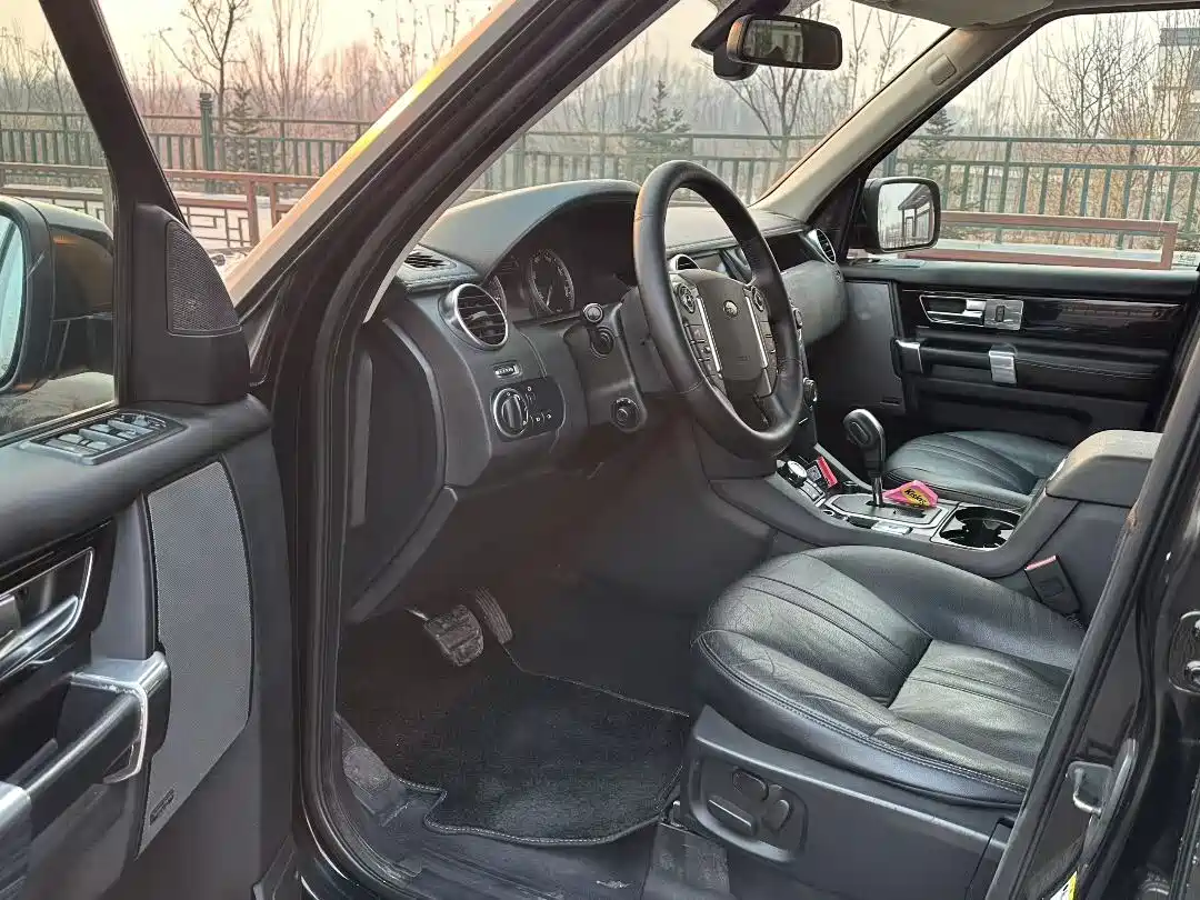 Land Rover Discovery 2011 5.0 V8 HSE фото 7