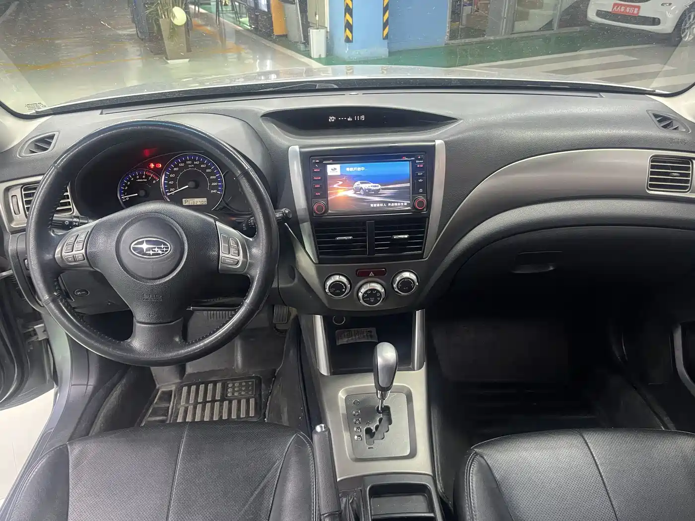 Subaru Forester 2010 2.5XS Luxury Navigation Edition фото 9